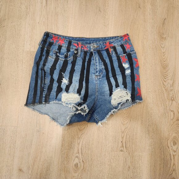 Denim Shorts DC Comics Harley Quinn Size 3 - Picture 1 of 3